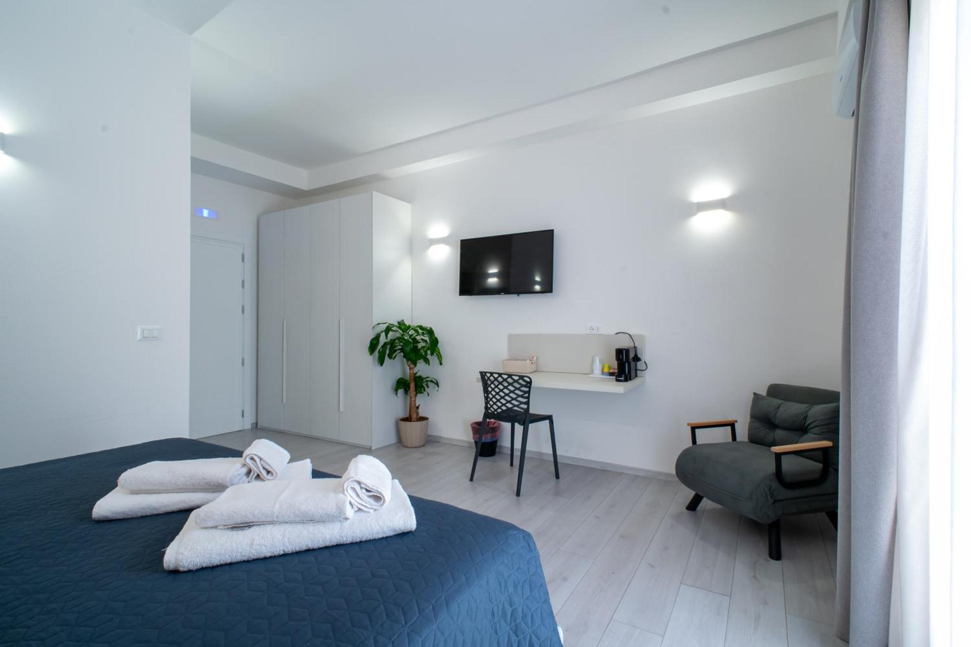Affittacamere Mani - Camere Con Bagno Privato Джела Екстер'єр фото